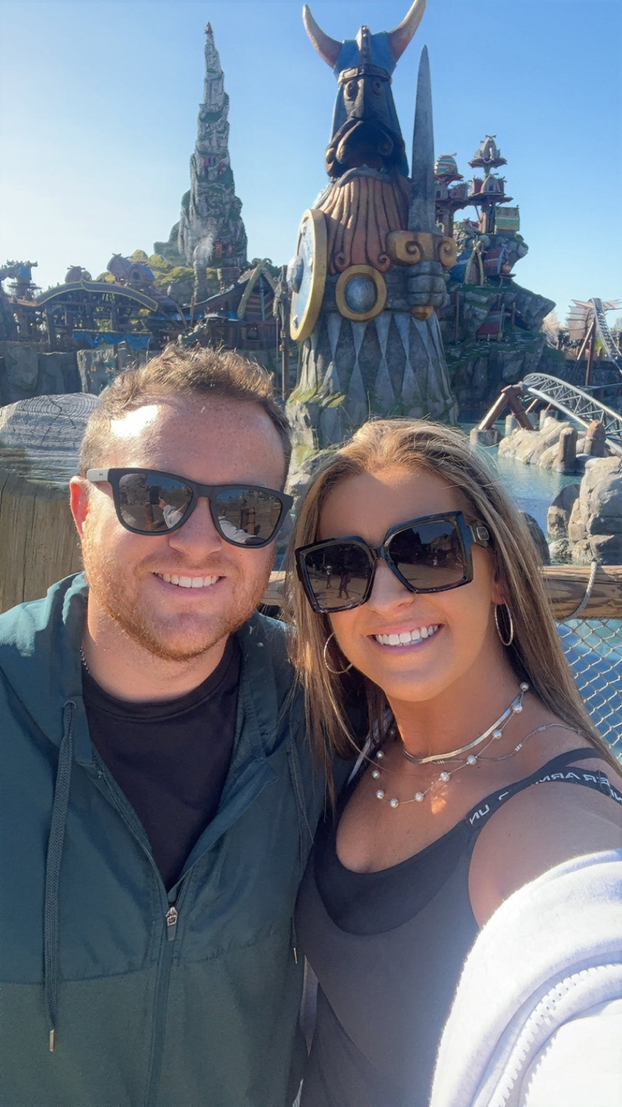 Kayla and Derek, the people behind Everything Mom & Co